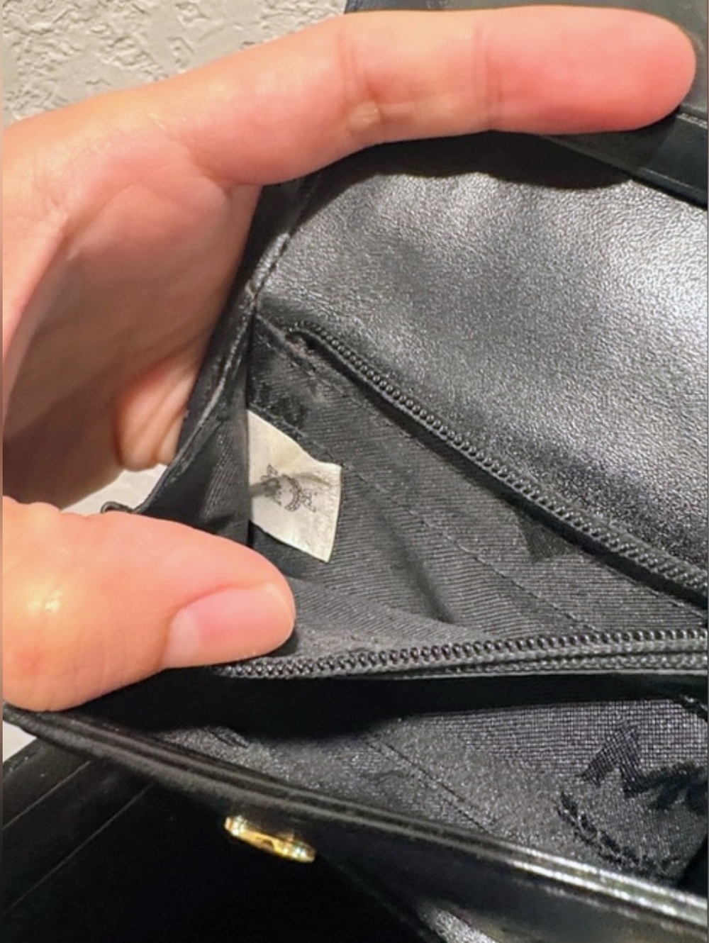 MCM Compact Wallet - Picture 9 of 10